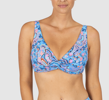 Load image into Gallery viewer, South Beach D/E Twist Bikini Top - S
