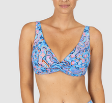 Load image into Gallery viewer, South Beach D/E Twist Bikini Top
