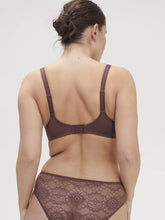Load image into Gallery viewer, Embleme Curved Neckline Bra (C-F)
