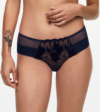 Load image into Gallery viewer, Fleurs Velvet Shorty
