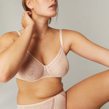 Load image into Gallery viewer, Comete Seamless Unlined Full Cup Bra - 30H
