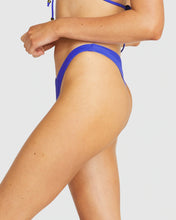 Load image into Gallery viewer, Rococco V-Waist Brizilian Bikini Bottom
