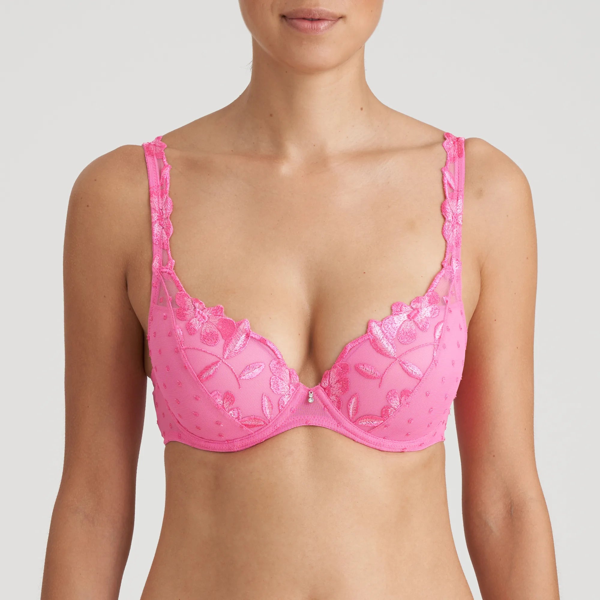https://lingeriedamour.ca/cdn/shop/products/eservices_marie_jo-lingerie-padded_bra-agnes-0102597-pink-0_3565113_jpg_2000x.webp?v=1679687653