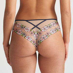 Raia Hotpants